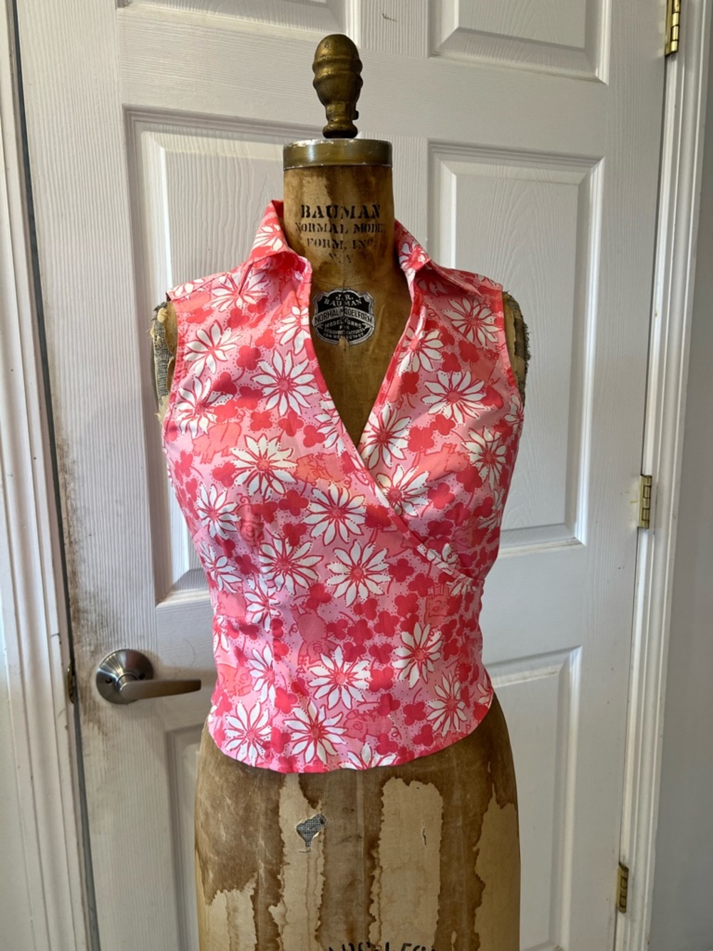 Lilly Pulitzer Pink & White Floral Sleeveless Wrap blouse